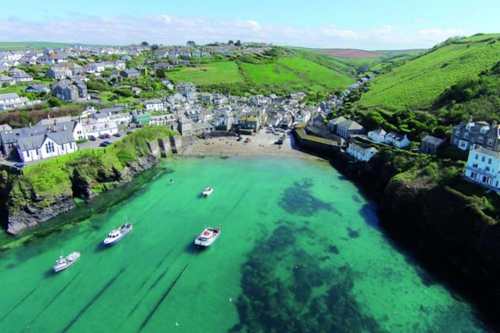 An Entire Fabulous Holiday Home - It'S All Yours! St Columb Major Exterior photo
